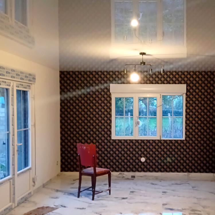 Installation de plafonds en toile tendue, Golfe de Saint-Tropez, Var par Budvar Construction